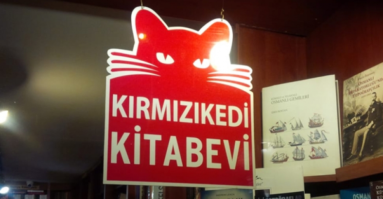 Kırmızı Kedi'nin sahibinin evinde şüpheli hırsız vakası