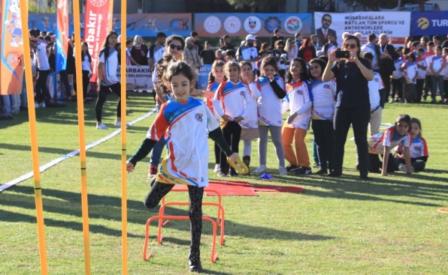 Diyarbakır’da çocuk atletizm şenliği yapıldı