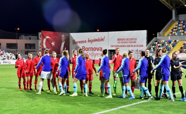Bornova Stadı'nda ilk milli maç heyecanı