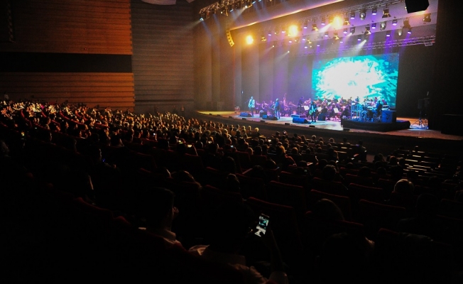 Mor ve Ötesi'nden 'Senfonik' konser