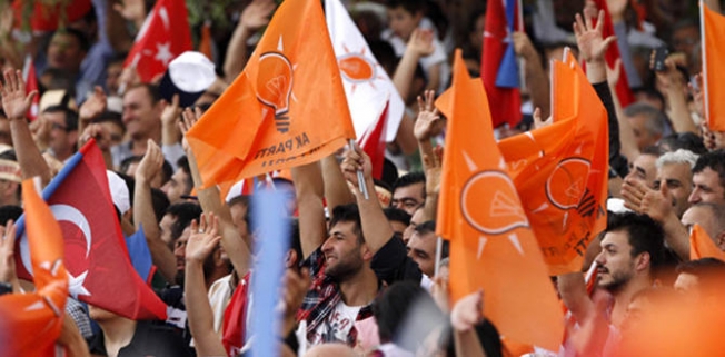 AKP'den bir istifa daha