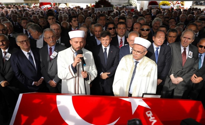 'Hocaların hocası' son yolculuğuna uğurlandı