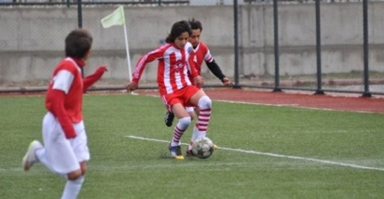 12 yaşındaki Kayserisporlu futbolcu Barcelona yolunda