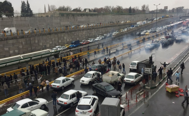 İran'da zam protestoları