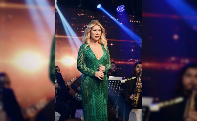 Seda Sayan'ın Cesur Kıyafeti Kıbrıs’a Damga Vurdu!