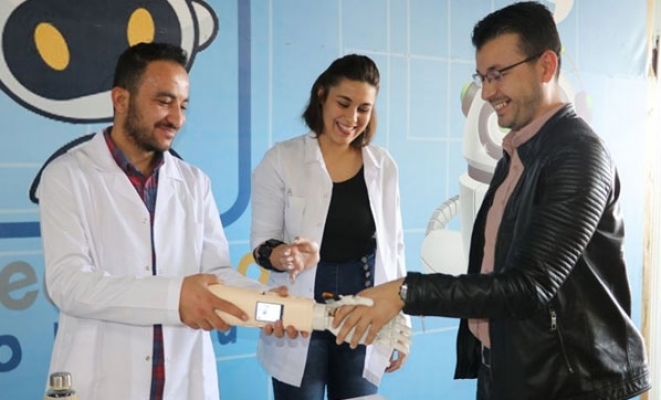 Hislere göre hareket eden biyonik el
