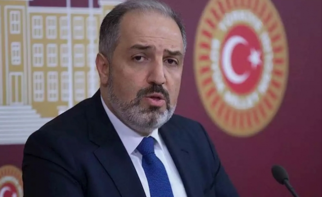AKP'den istifa eden Yeneroğlu'ndan Başkanlık sistemine eleştiri