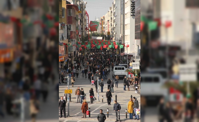 Karşıyaka Çarşı yenileniyor