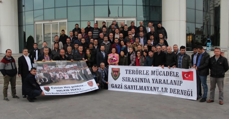 'Vatan savunmasının siyaseti olmaz'