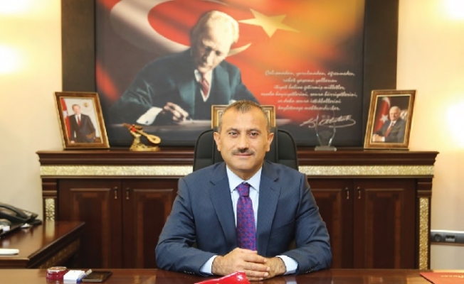 Tunceli Valisi Sonel 24 öğretmene Barcelona tatili hediye etti