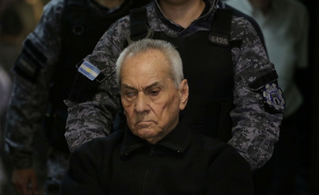 İşitme engelli çocuklara cinsel istismarda bulunan rahiplere hapis cezası