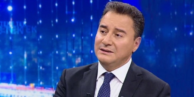 Sağ basında Babacan tartışması