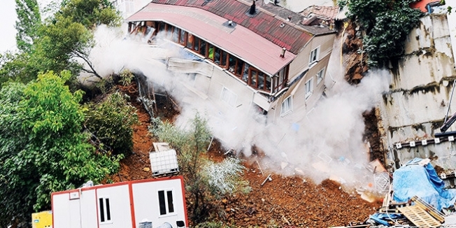 ‘Beklenen depremde 45 bin bina çökecek’