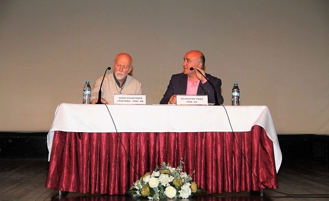 ‘Kaos’ Kartal’da izleyicisi ile buluştu.