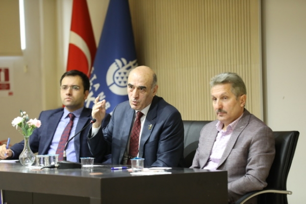 İmamoğlu şimdi de Özel Halk Otobüslerine el attı
