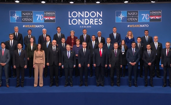 Nato Liderler Zirvesi'nde aile fotoğrafı çekildi