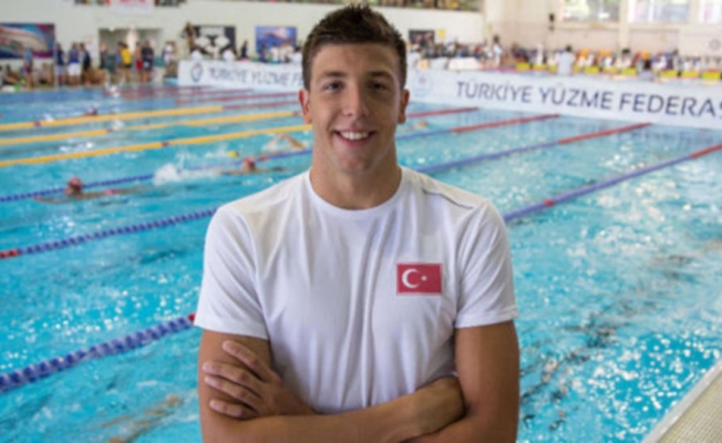 Milli yüzücü Emre Sakçı, gümüş madalya kazandı