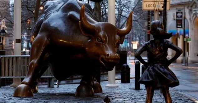 Wall Street'in bronz boğasına karşı 'korkusuz kız'