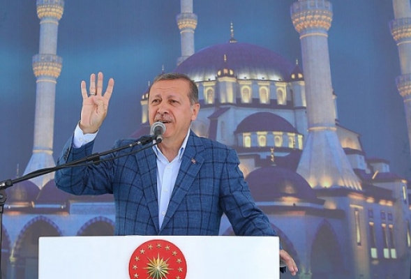 Tayyip Erdoğan İngiltere'de cami açtı
