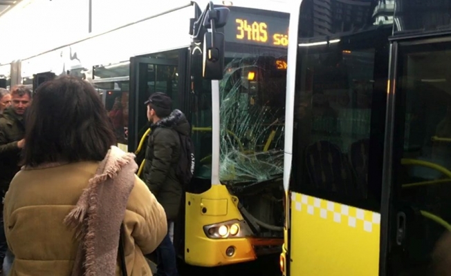 Fikirtepe'de metrobüs kazası