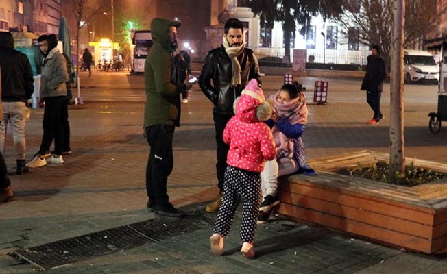 Bolu'da deprem: Vatandaşlar geceyi sokakta geçirdi