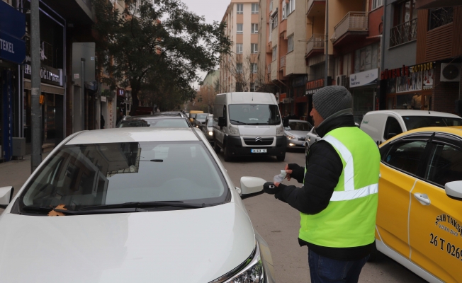 Önce kadın otobüs şoförü sonra kadın parkomat görevlileri