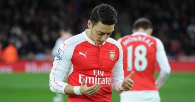Mesut Özil'den #HayırlıCumalarDoğuTürkistan etiketi