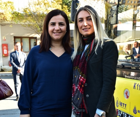 Dilek İmamoğlu’ndan kadın şoförlere destek