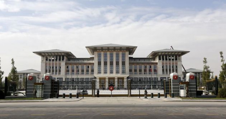 CHP Sözcüsü: 'Saray emperyal güçlerin pinpon topuna döndü'