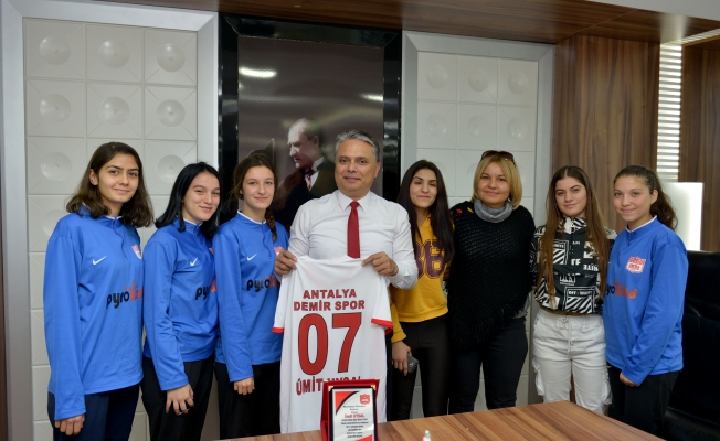 Kadın Uysal’a ziyaret