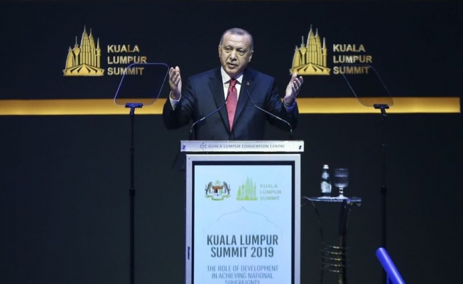 "Müslümanların büyük kısmı hala açlık ve cehaletle boğuşuyorsa hatayı bizde aramak gerekir"