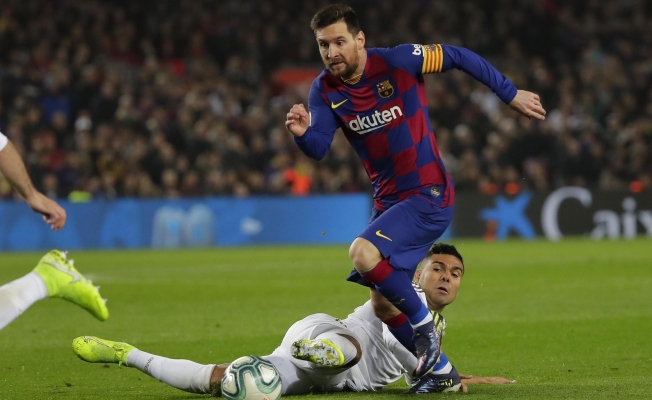 El Clasico : Sahada futbol sokakta proteto