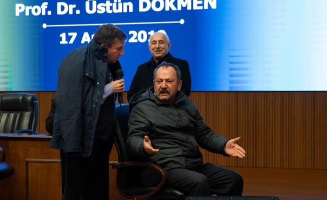 Üstün Dökmen'den minibüsçülere eğitim