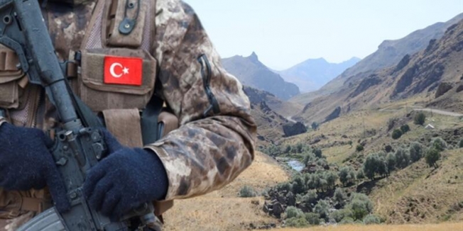 PKK'lı 3 terörist teslim oldu