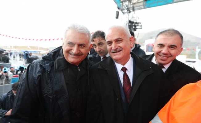Binali Yıldırım matbaacı ikiziyle buluştu
