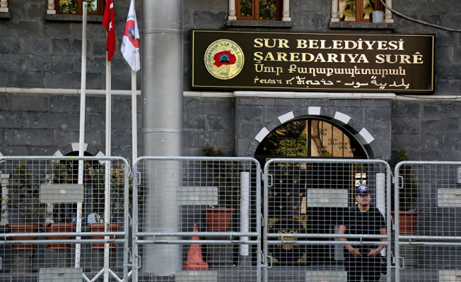Sur Belediyesi'ne kayyum atandı