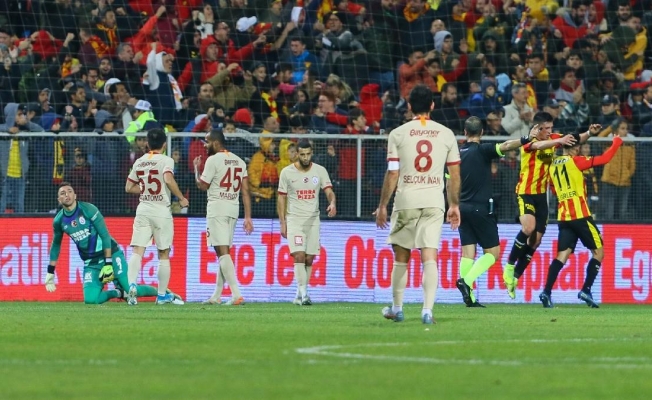 Galatasaray zirveden kopuyor