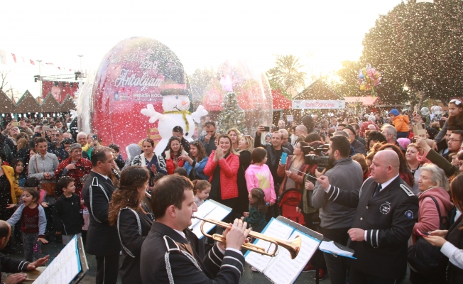 Antalya’da erken yılbaşı festivali