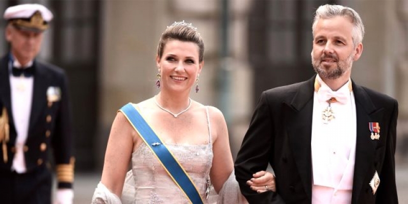 Norveç prensi intihar etti