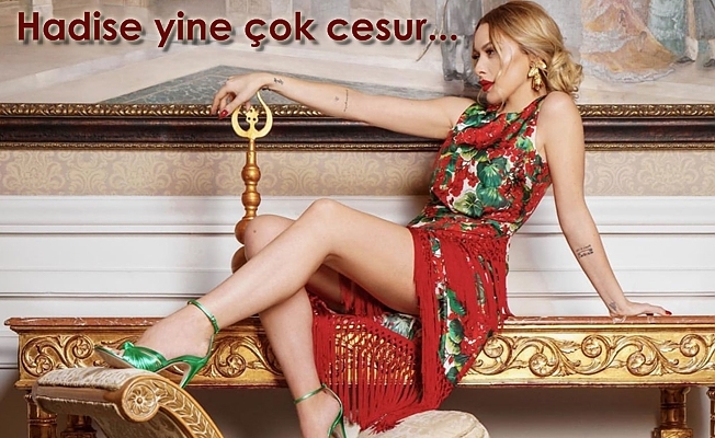 Dekolteli pozuyla göz kamaştırdı