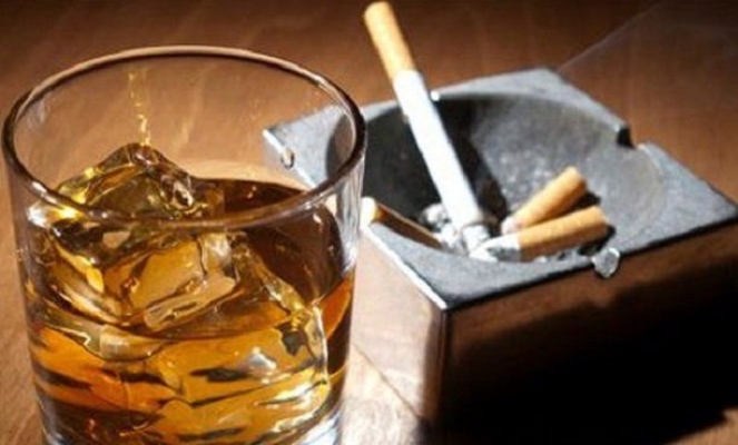 Alkol ve sigaraya yılbaşında vergi artışı olmayacak