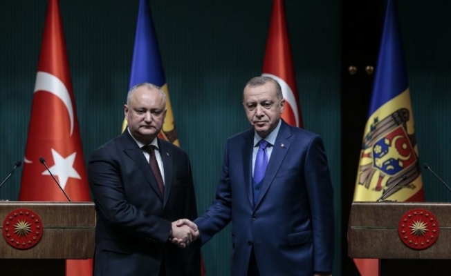 Erdoğan: Moldova'daki FETÖ okullarının Türkiye Maarif Vakfı'na devredilmesini bekliyoruz