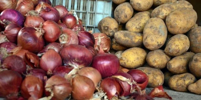 Patates ve Kuru Soğan satmak izne tabii!