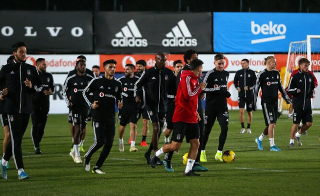 Beşiktaş'a tatsız haber: Yıldız oyuncu sakatlandı