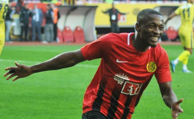 Jesse Sekidika resmi imzayı attı!