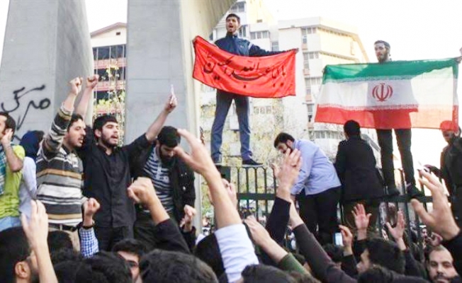 İran'da gerginlik tırmanıyor