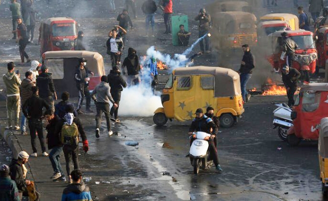 Irak'taki protestolar resmi tatile neden oldu