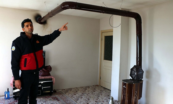 Ağlayarak ailesini ölümden kurtardı