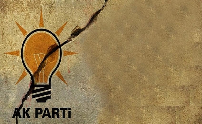 AKP'de istifalar devam ediyor