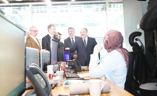 Bakan Varank'tan yerli teknoloji üreticilerinin sorunları dinledi